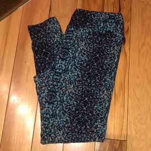 LuLaRoe Tall & Curvy Leggings